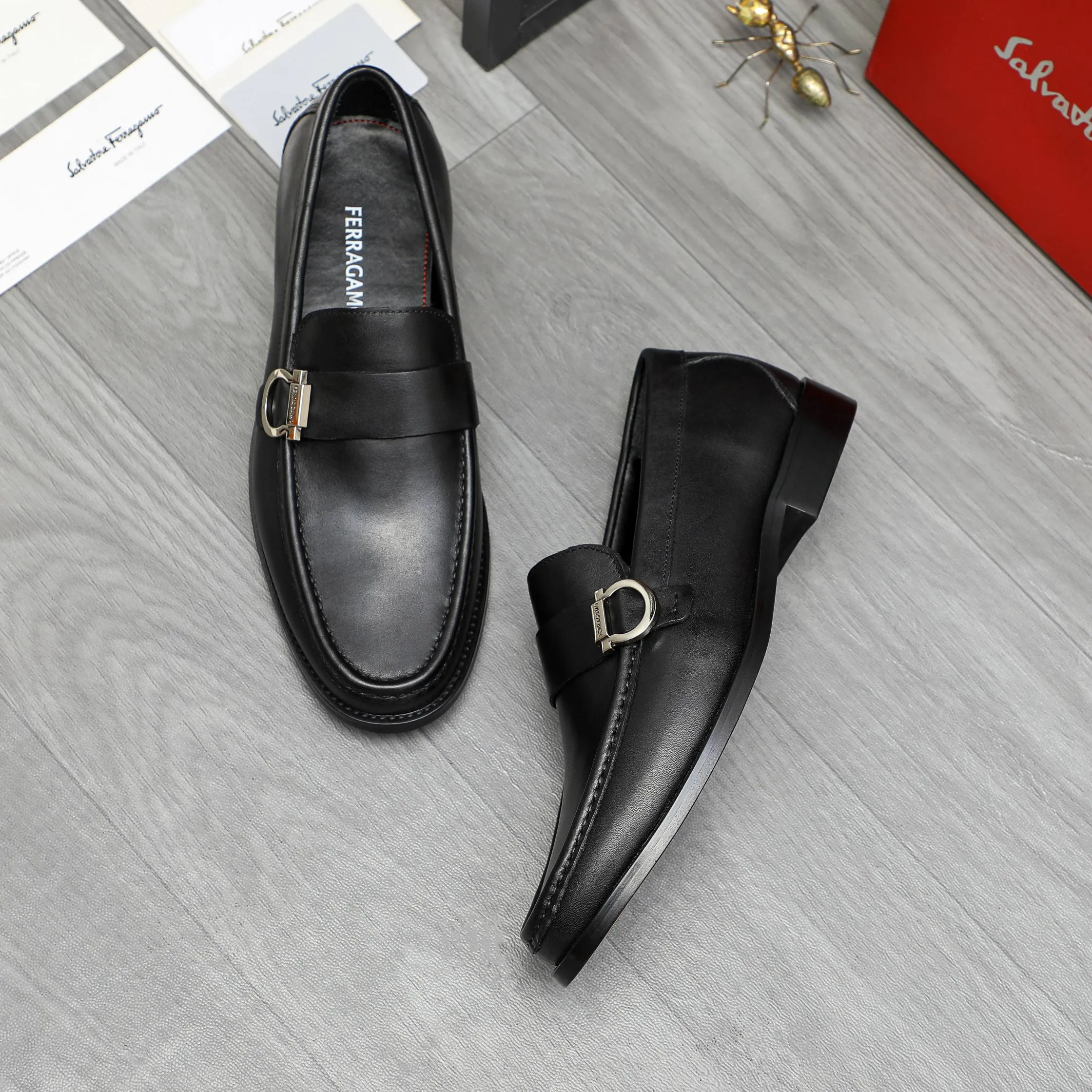 Men's shoes 💰442 Product trademark: Ferragamo "Ferragamo" business formal leather shoes Regular size: 38-46 (45.46 custom-made and non-returnable) Product materials: Selected high-quality cowhide upper, cowhide lining, original rubber outsole